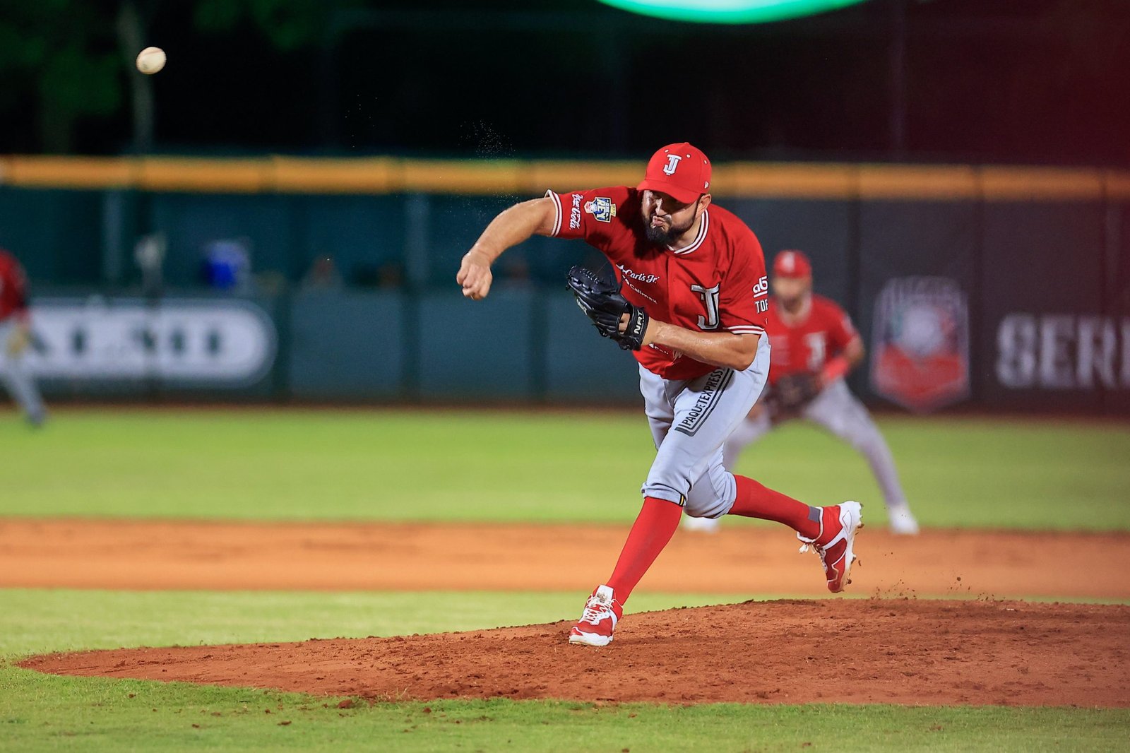 Toros de Tijuana pican adelante en la Serie del Rey